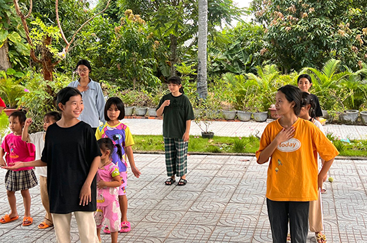 Hành Trình “Gieo Mầm Yêu Thương – Lan Tỏa Hạnh Phúc” Đầy Cảm Xúc Của Care Việt